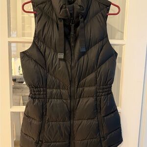 Athleta Black Quilted Vest size small goose down
